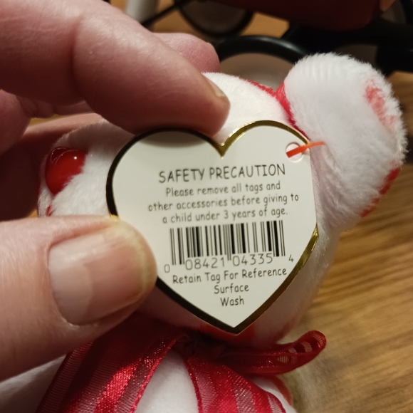 Smooth the Kisses Beanie Babie Bear - Picture 12 of 15